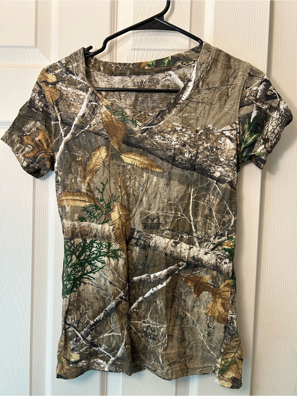 Lincoln Outfitters REALTREE Women’s Camo Top